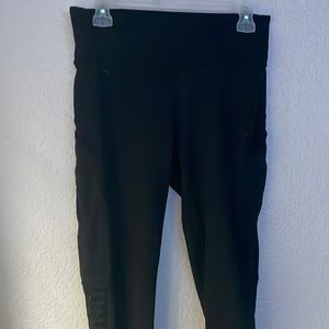 New never worn black leggings.